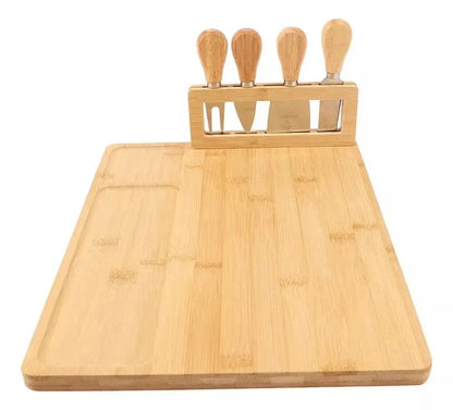 Bambusová deska na servírování sýrů a uzenin s noži - elegantní sada (91720001)
