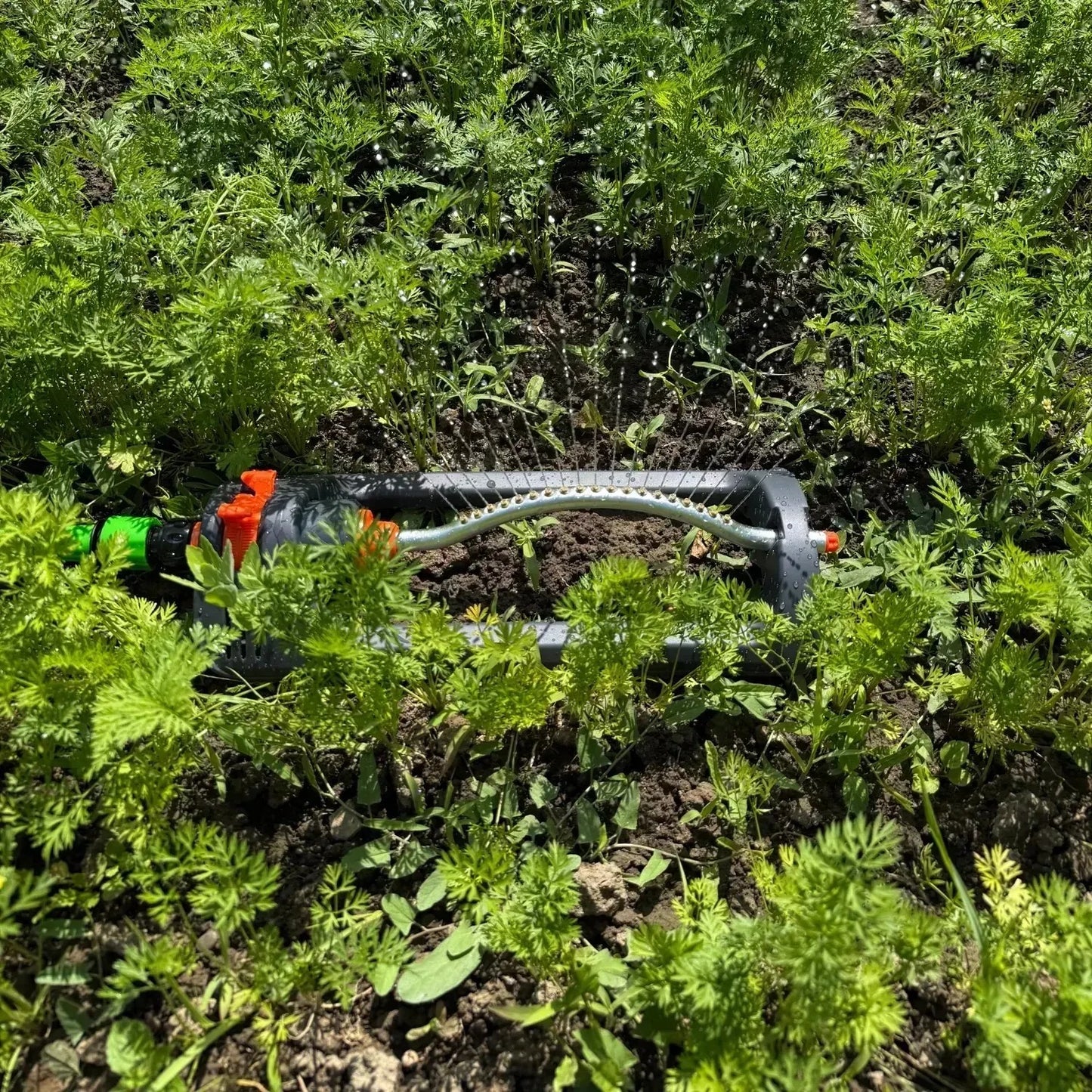 Regulovatelný kompaktní oscilační zahradní zavlažovač (8786)